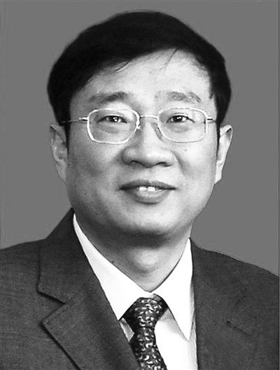 殲-15飛機(jī)研制現(xiàn)場總指揮羅陽，因突發(fā)急性心梗殉職，享年51歲