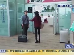 “蘋果女”大鬧機(jī)場(chǎng)候機(jī)廳 竟稱“國(guó)產(chǎn)手機(jī)不能上飛機(jī)”