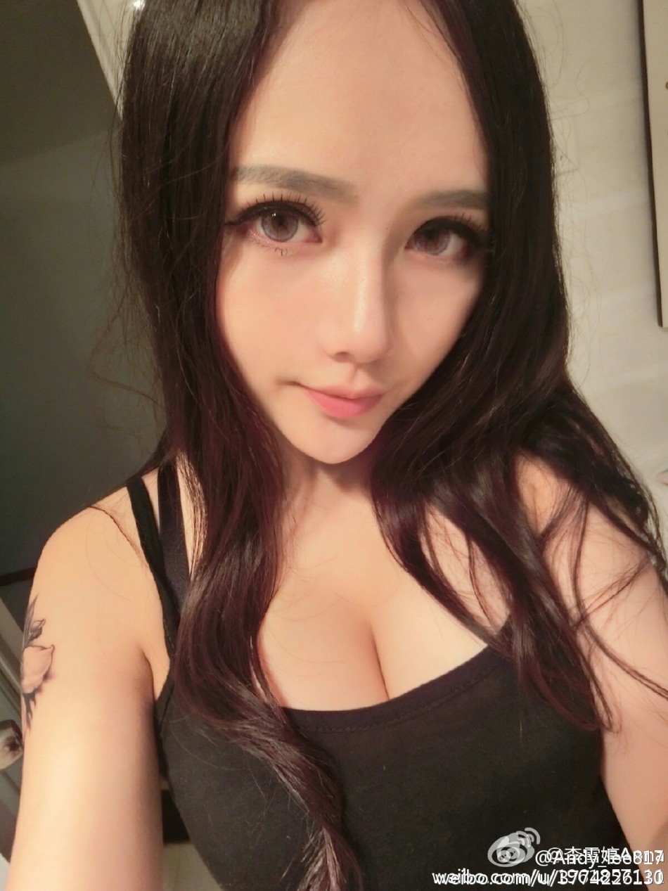 湖大21歲?；ㄇ巴购舐N無懼走光